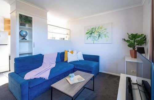 Highton Apartment | Sunny 2BR Home in Highton – Easy Geelong Access