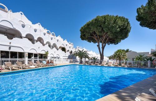 Urbanizacion Hacienda las Chapas Apartment | Sunny 2BR Resort Retreat with Pools, Restaurant & Gym