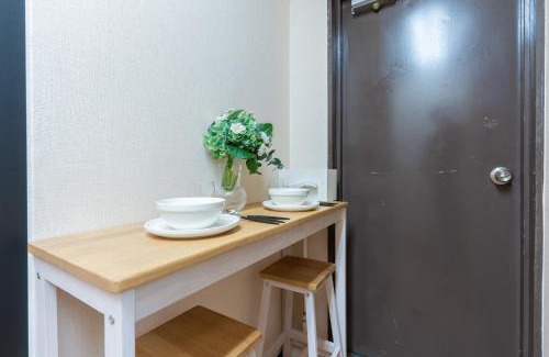 Jusohonmachi Apartment | Sunny 2ppl elevator apt Juso 6 mins