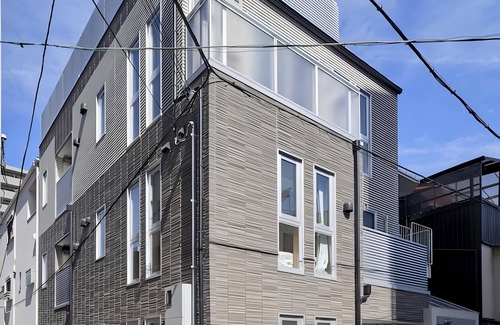 Nishi Apartment | Sunny 3 - guest American - style Osaka apt.Private bath, kitchen. Unit 202.