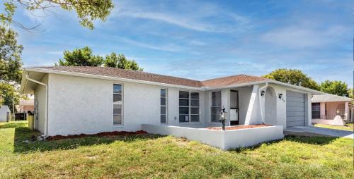 Embassy Hills House | Bright 3BD Home Just Minutes from the Beach