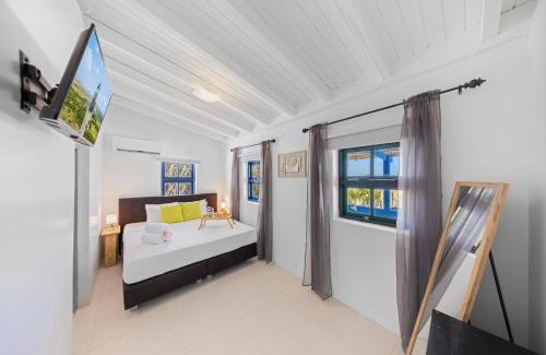 Punto de Oro House | Sunny 3br Escape - 30 Off 4th Night Sept