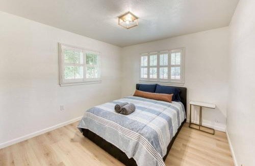 Raisin House | Sunny 3BR Fresno Haven w Pool