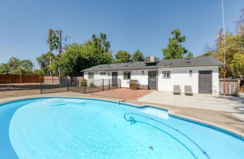 Raisin House | Sunny 3BR Fresno Haven w Pool