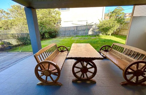 Ryde House | Air-Conditioned 4BDR Home in Ryde - Pet Friendly & Convenient