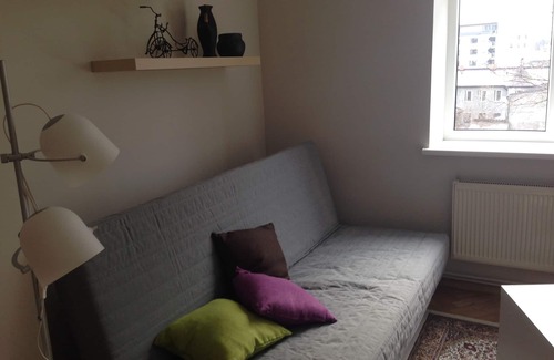 Avoti Apartment | Tranquil Flat with Pool & Breakfast near City Centre