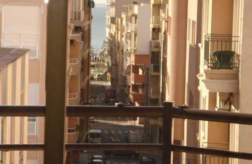 Santa Pola Apartment | Cozy Apartment with Sea View and Convenient Amenities