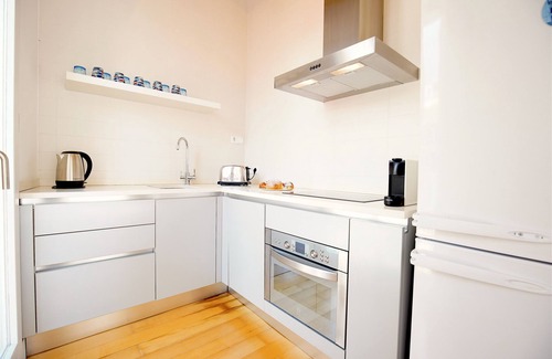 La Llotja-Born Apartment | Bright Terrace Apartment in Palma Old Town with Amenities