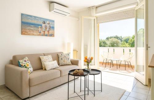 Lignano Sabbiadoro Apartment | Sunny apartment by the beach