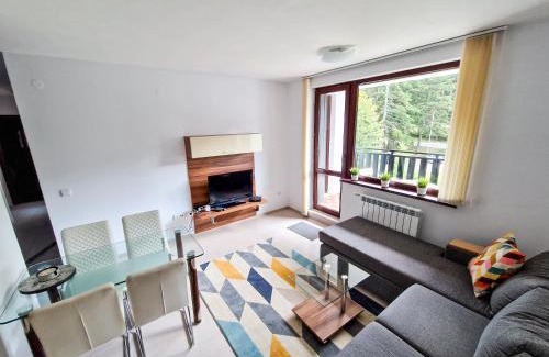 Borovets Apartment | Cozy Sunny Apartment C25 with Pool and Family-Friendly Vibe