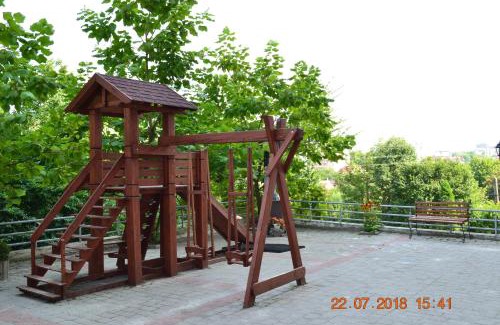 Truskavets Apartment | Bright City Center Apartment: Rated 10/10, Family-Friendly!
