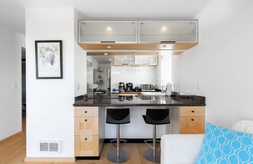 Point Richmond Apartment | Inviting Apartment with Bay View and Private Deck