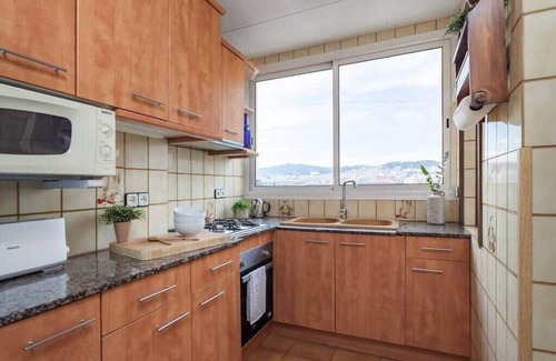 El Parc i la Llacuna del Poblenou Apartment | City View Penthouse - 2 Bedroom with Spa & Child-Friendly Amenities