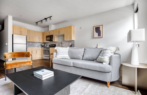 Old Ballard Apartment | Modern Ballard 1BR with Gym & Rooftop Deck, near Shopping