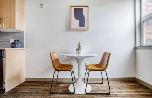 Old Ballard Apartment | Modern Ballard 1BR with Gym & Rooftop Deck, near Shopping