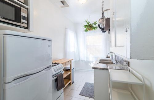 Melrose Apartment | Bright Boho Chic West Hollywood Flat with Family-Friendly Perks