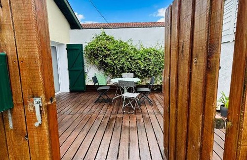 Tosse House | Sunny Duplex with Private Terrace & Family-Friendly Amenities
