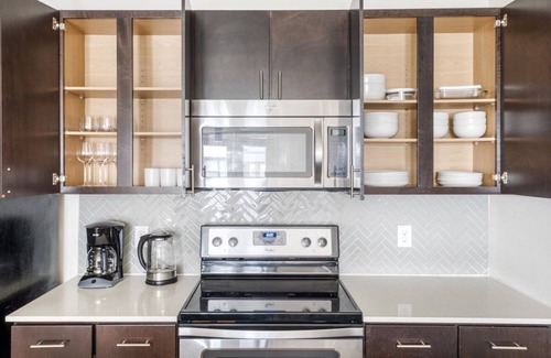 Cherrywood Apartment | Sunny Cherrywood 1BR w/ Pool, Gym & W/D, nr restaurants, by Blueground