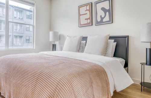 Cherrywood Apartment | Sunny Cherrywood 1BR w/ Pool, Gym & W/D, nr restaurants, by Blueground