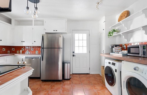 Cherrywood House | Cozy Cherrywood Retreat | Steps from Cafes and Parks