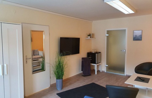 Kempten House | Bright City Apartment in Kempten with Pool & Spa Access