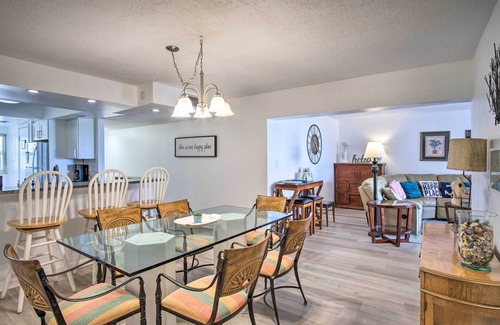 Cocoa Beach Condo | Cozy Cocoa Beach Condo with Ocean View & Pool Access