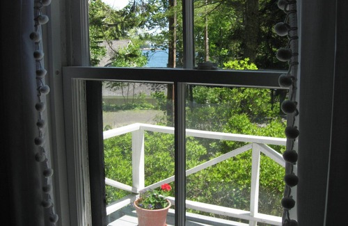 Tenants Harbor Cottage | Cozy Cottage in Tenants Harbor with Wi-Fi & Ocean Views