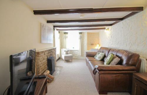 Hayle House | Pet-Friendly Sunny Corner Cottage with Great Guest Reviews
