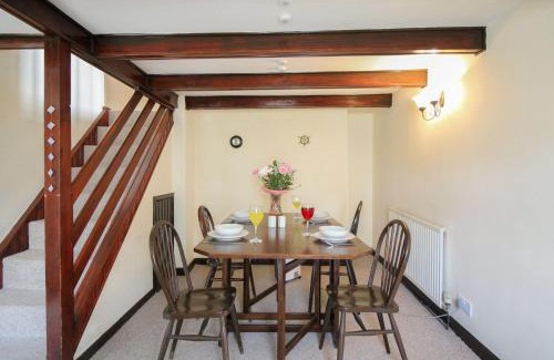 Hayle House | Pet-Friendly Sunny Corner Cottage with Great Guest Reviews