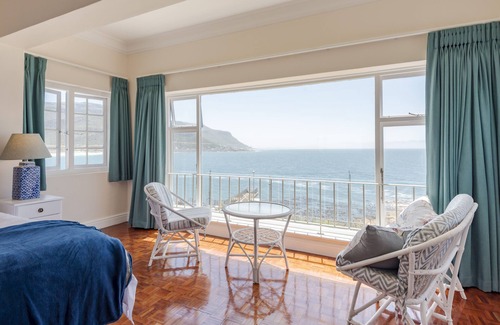Fish Hoek House | Experience Sunny Cove Manor: 10/10 Rated with Pool & Dining