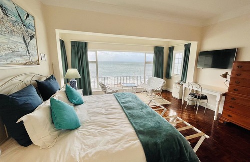 Fish Hoek House | Experience Sunny Cove Manor: 10/10 Rated with Pool & Dining