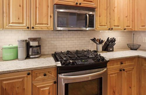 Old Farm District House | Relaxing Stays at Sunny Days: Pet-Friendly & Pool Access