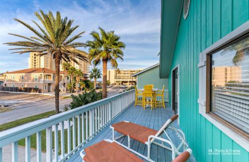 South Padre Island House | Sunny Daze: Family-Friendly Retreat at South Padre Resort