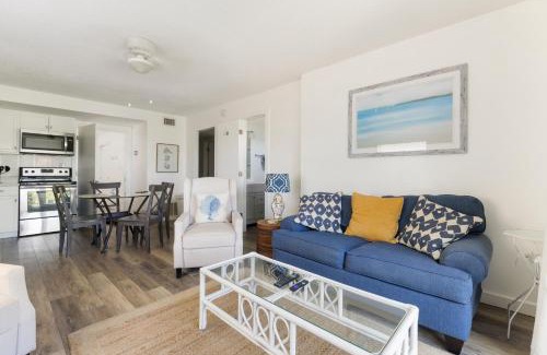 Sea Dunes Apartment | Relaxing Sea Dunes Townhome with Pool & Spa Amenities