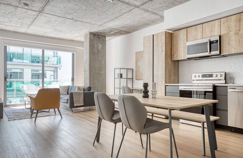 City West Apartment | Inviting Downtown 1BR with Pool & Gym near Staples Center