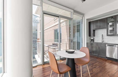 Waller Creek District Apartment | Stylish Downtown Austin 1BR Near Rainey St with Pool & Gym