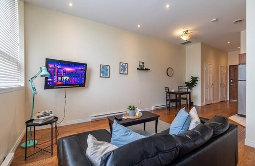South End Apartment | Bright Downtown Loft with AC & Family-Friendly Amenities