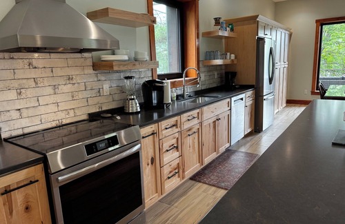 Thayerville House | Sunny Escape 2: Ocean View Retreat with Spa & Hot Tub