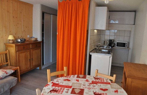 Les Deux Alpes House | Sunny Escape at Foot of Slopes