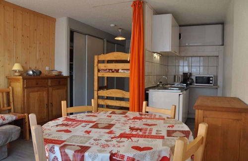 Les Deux Alpes House | Sunny Escape at Foot of Slopes