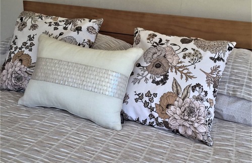 Woodstock Other | Family-Friendly Farmhouse Near River & Cycle Trail