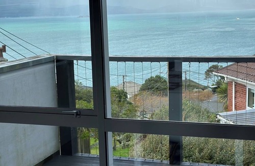 Khandallah House | Relaxing Family Getaway with Harbour Views