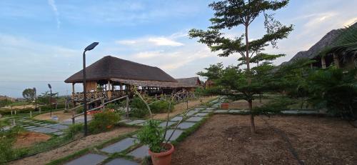 Kamalapur House | Pet-Friendly Sunny Guest House Hampi - Rated 9.4/10