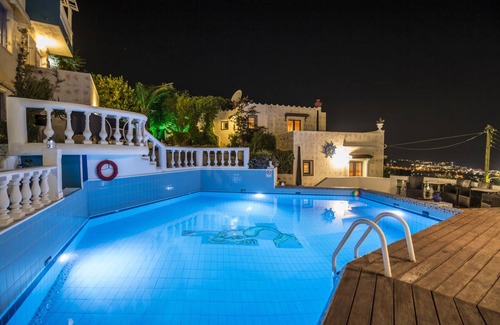 Piskopiano Apartment | Elegant Master Suite with Pool and Panoramic Views