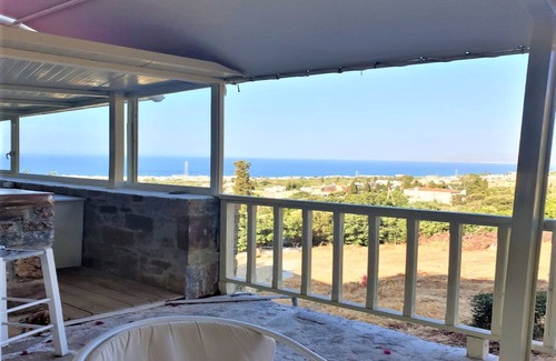 Piskopiano Apartment | Elegant Master Suite with Pool and Panoramic Views