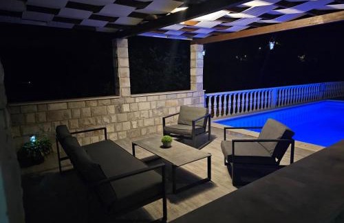 Ston Villa | Unwind at Sunny Hill: Oceanfront Bliss with Pool Access