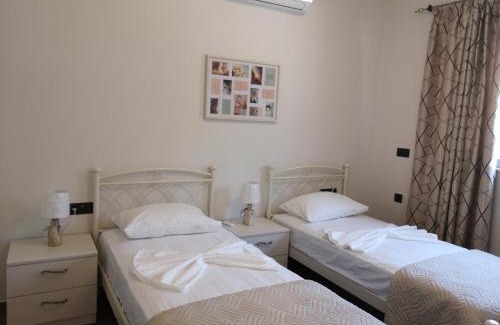 Petaloudes Apartment | Child-Friendly Sunny Holidays Apartment - Guest Rated 10/10