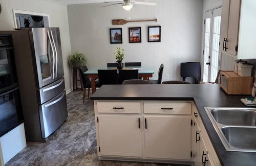 Cadiz House | Pet Friendly Retreat Near Lake Barkley with Scenic Views