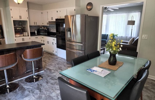 Cadiz House | Pet Friendly Retreat Near Lake Barkley with Scenic Views