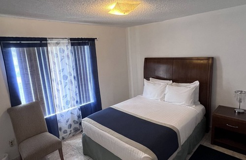 Pine Hills House | SUNNY HOME VACATIONS LLC